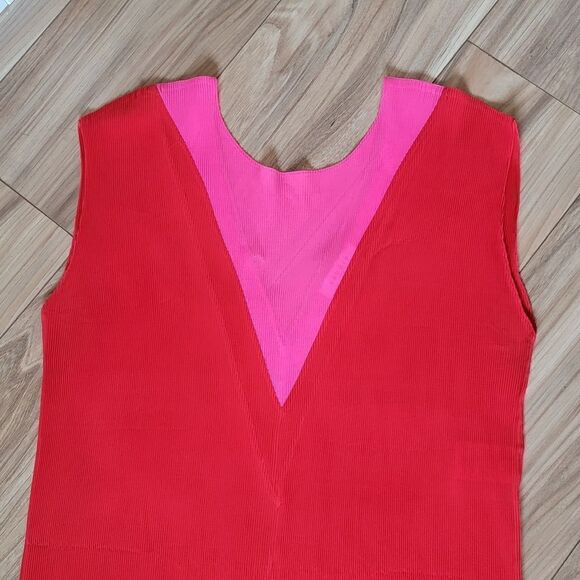 Sandro Ebba Accordion Pleat Split Hi Low Sleeveless Blouse in Red & Neon Pink - Picture 5 of 15